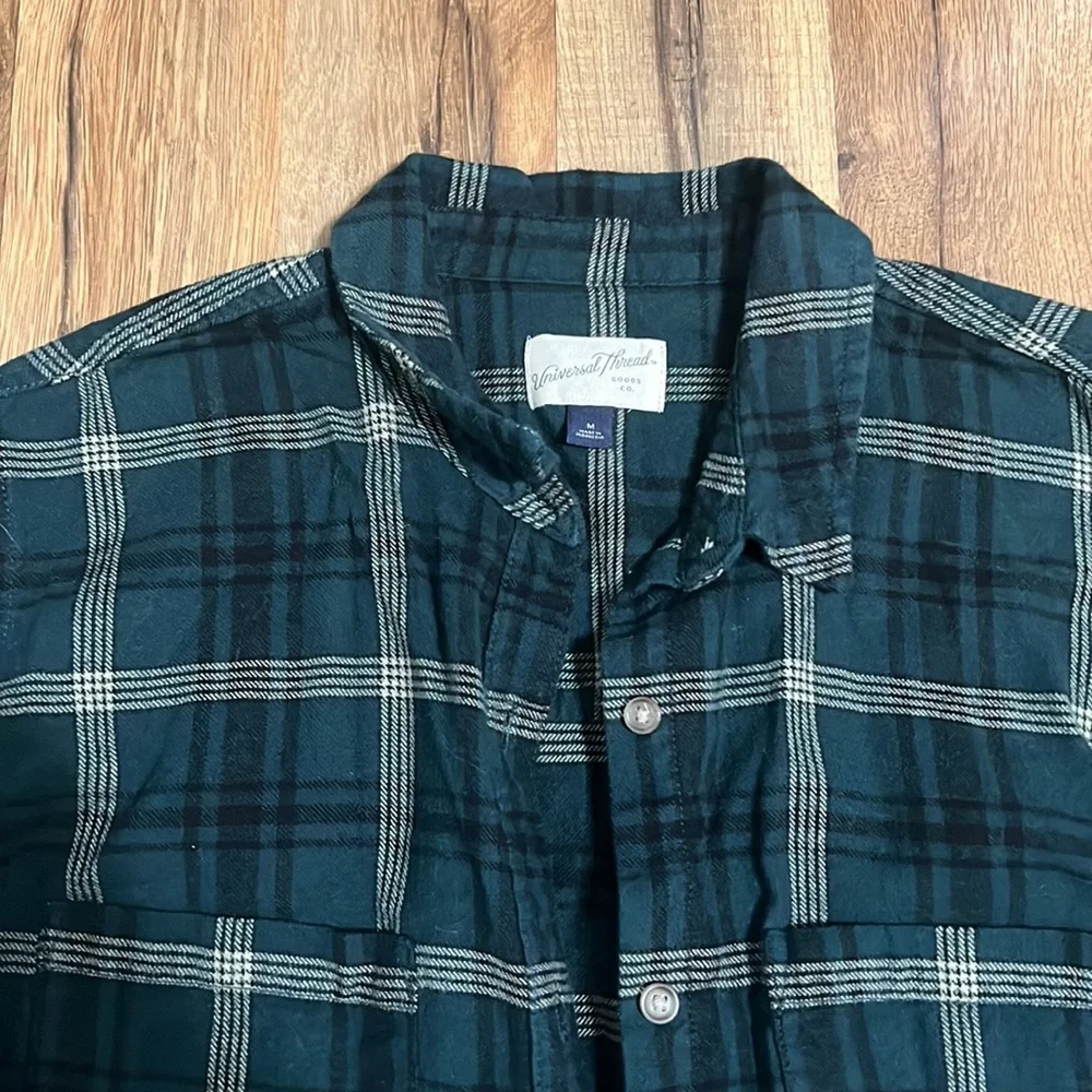 Universal Thread Flannel - Picture 2 of 3